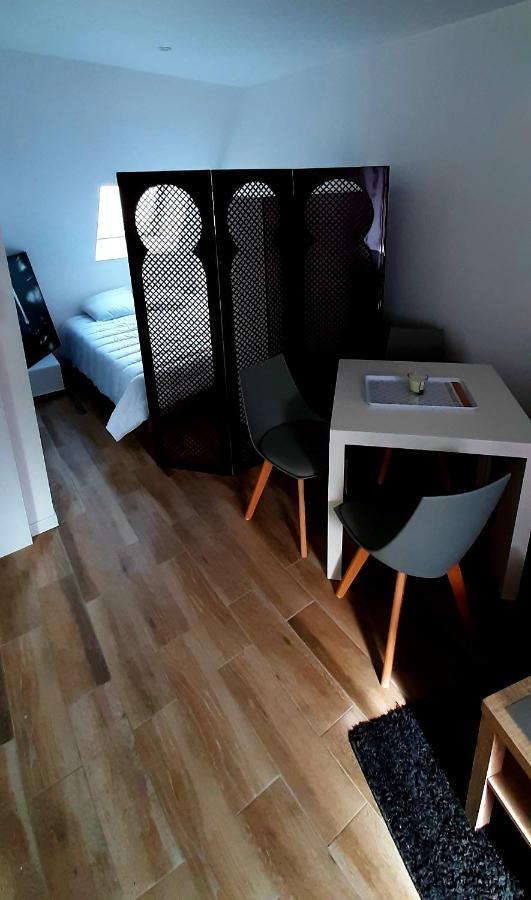 Charmant Studio Au Coeur De Sens Apartment Luaran gambar
